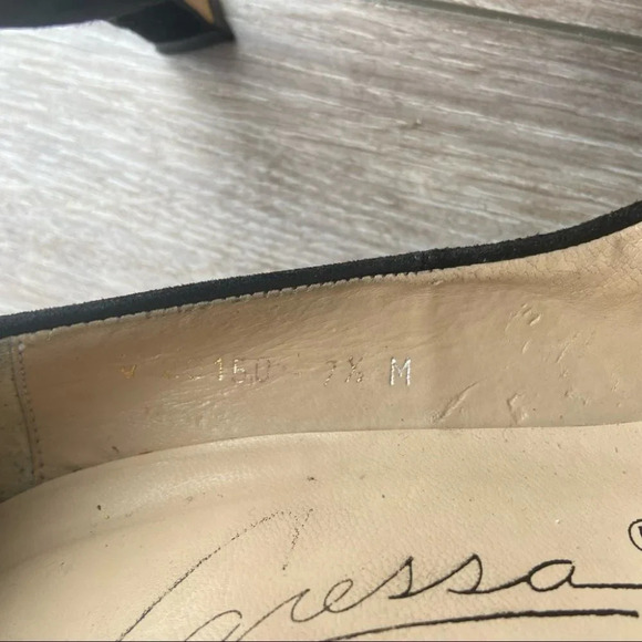 Caressa Made in Spain Suede Leather Embroidery Pumps - Picture 12 of 14